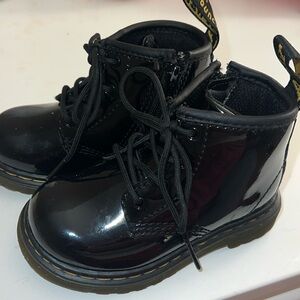 TODDLER 1460 PATENT LEATHER LACE UP BOOTS